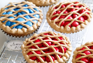 M&M cupcakes. Click for Oprah's recipe